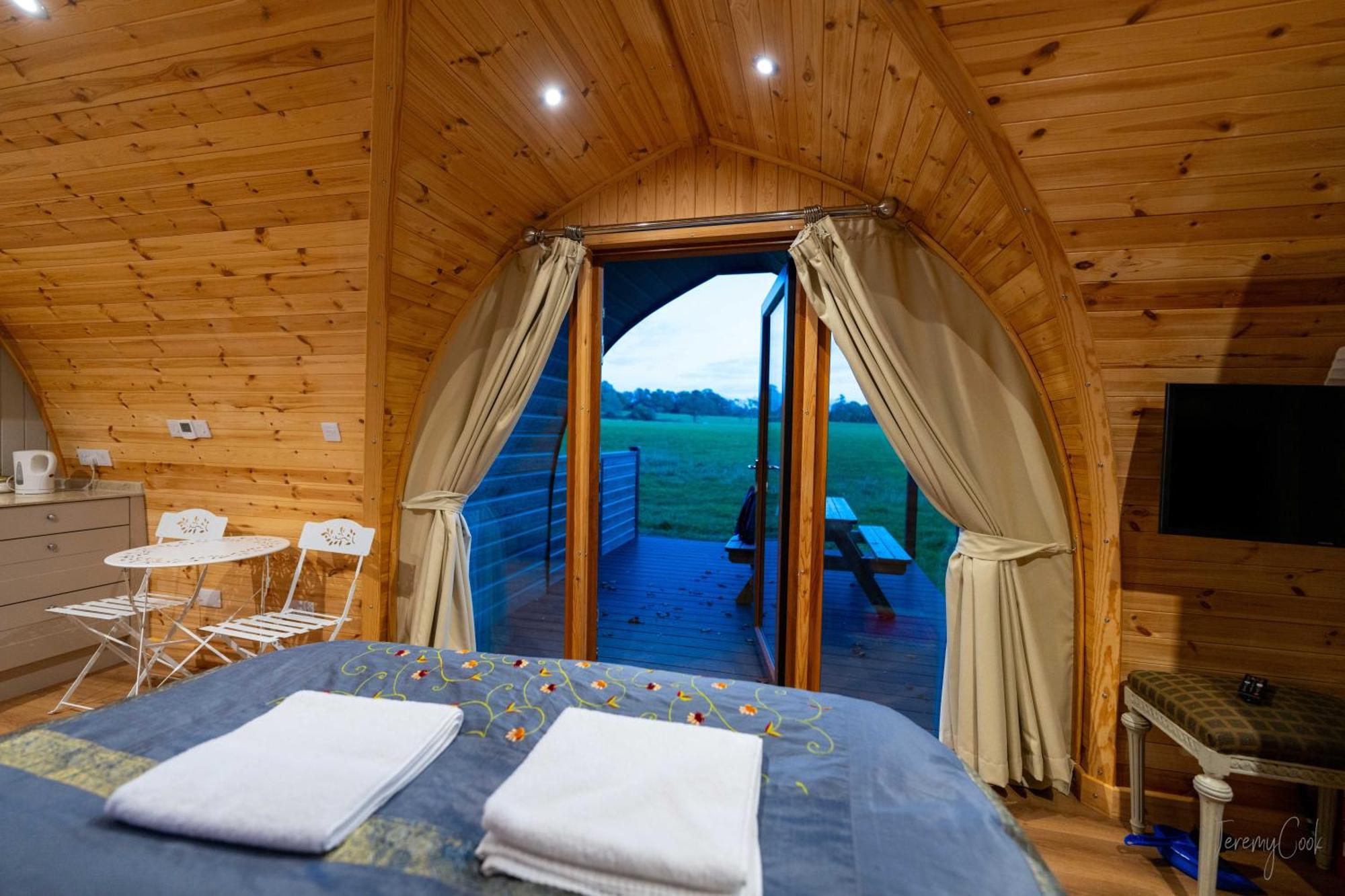 Missin' Link Glamping Hotel West Hoathley Kültér fotó